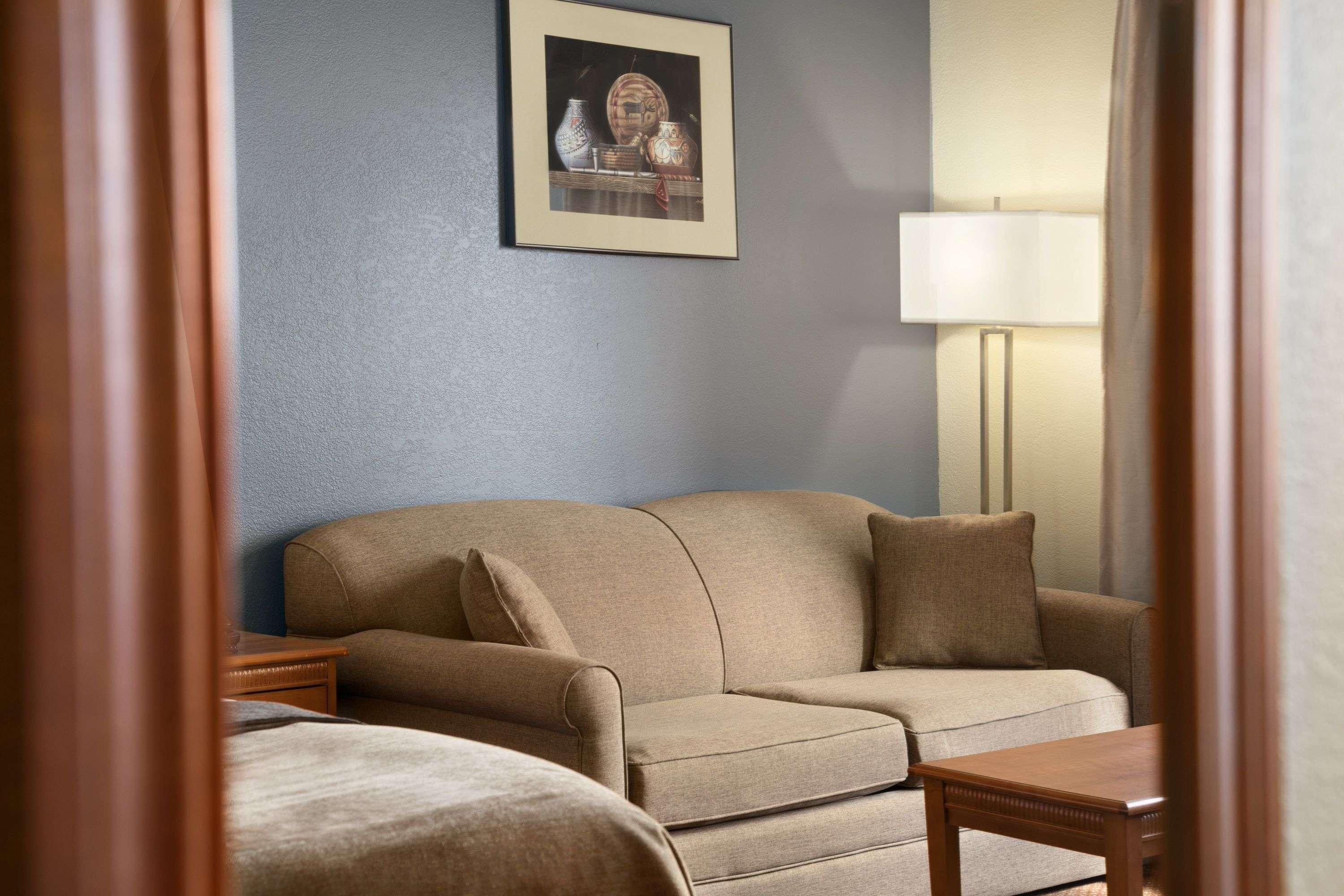 Super 8 By Wyndham Whitecourt Hotell Eksteriør bilde