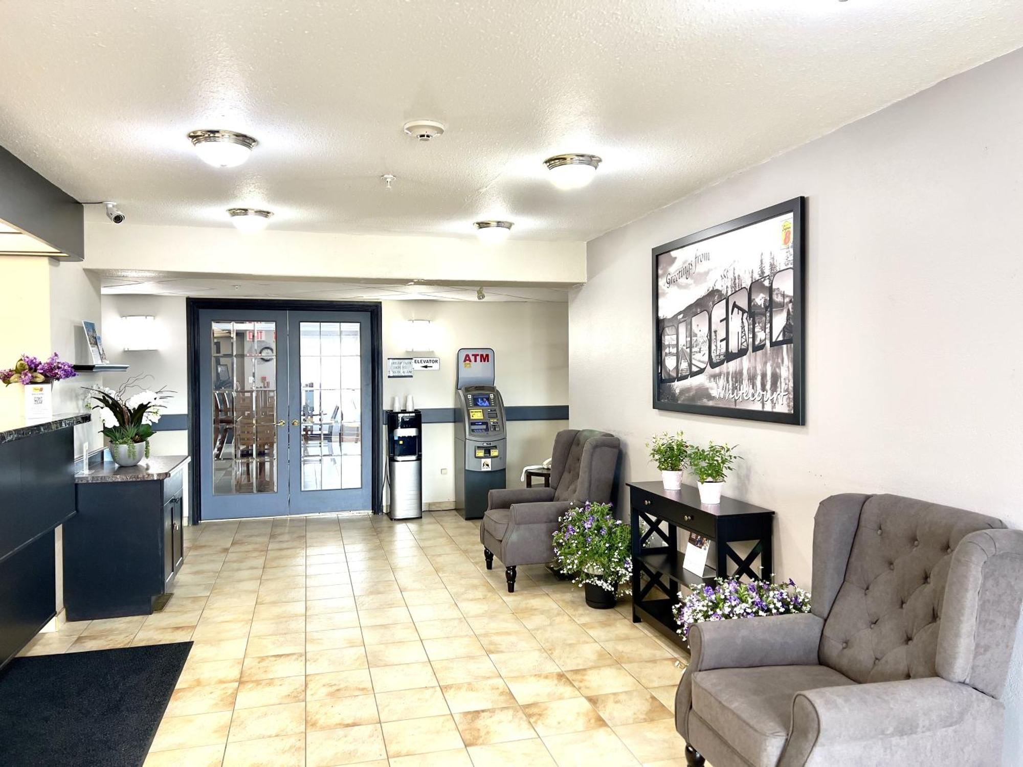 Super 8 By Wyndham Whitecourt Hotell Eksteriør bilde