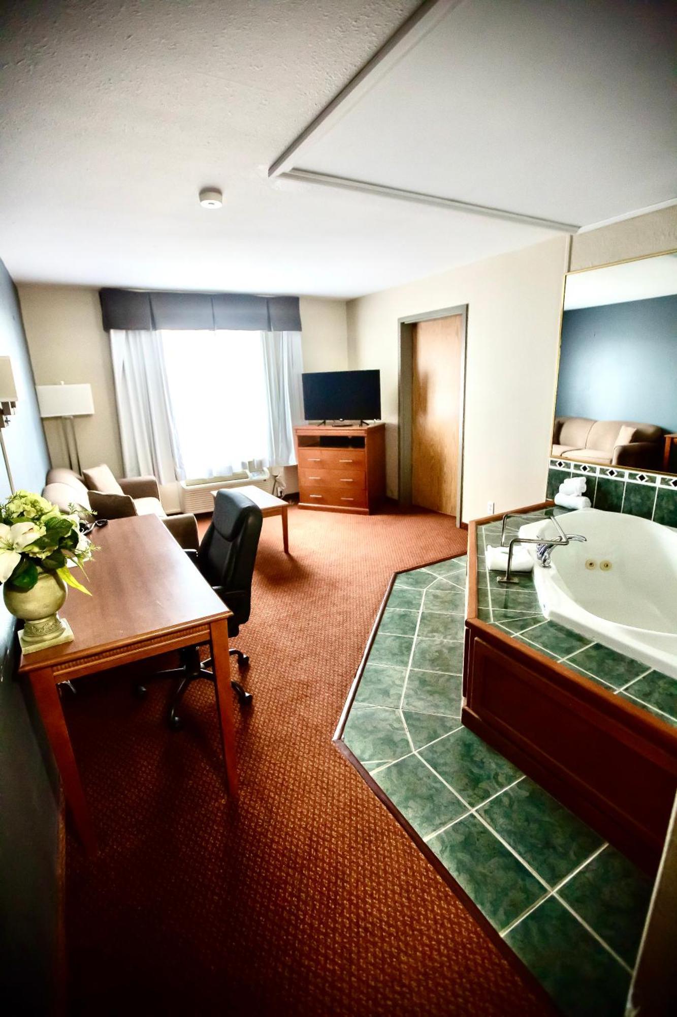 Super 8 By Wyndham Whitecourt Hotell Eksteriør bilde