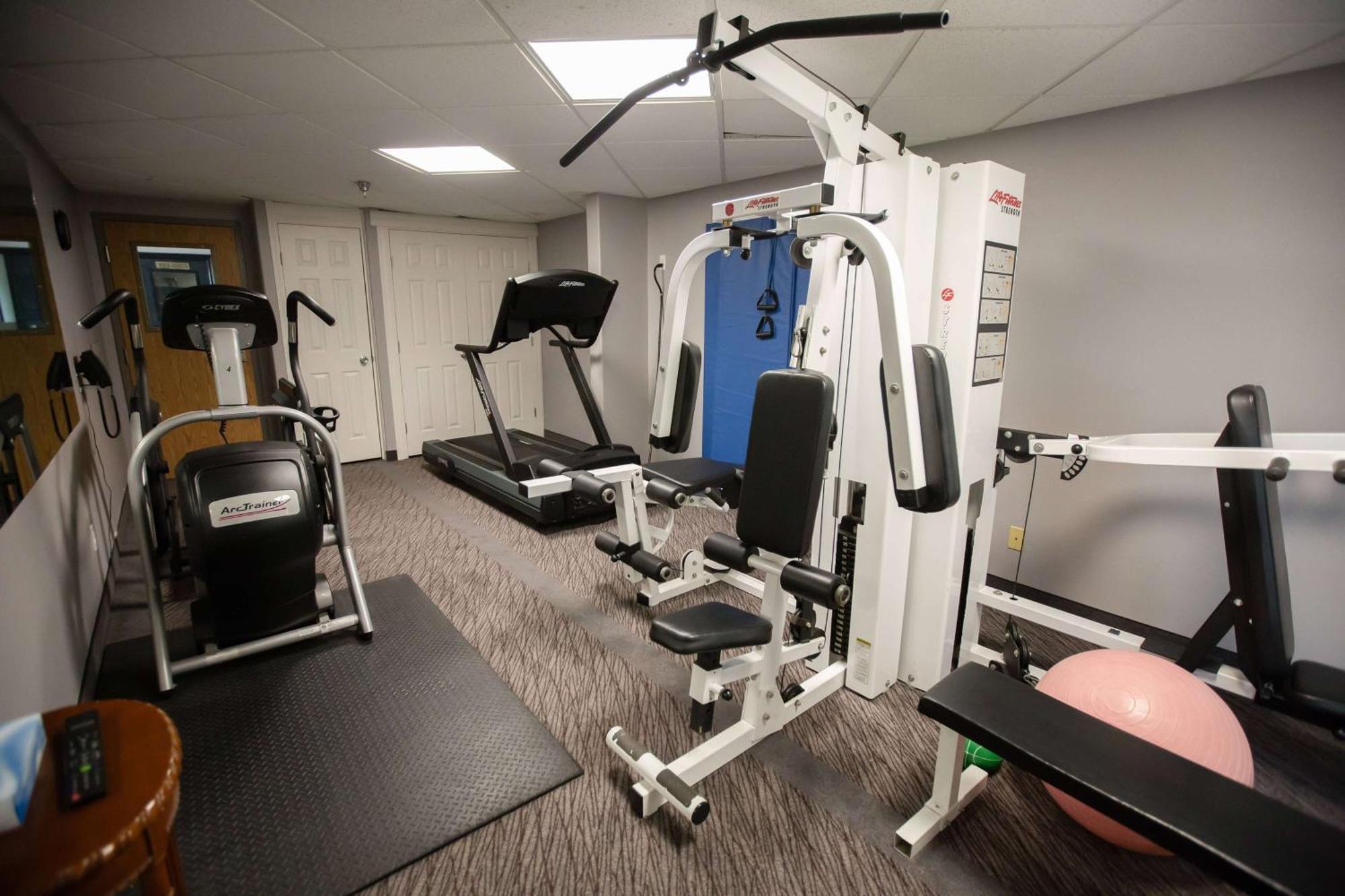 Super 8 By Wyndham Whitecourt Hotell Eksteriør bilde